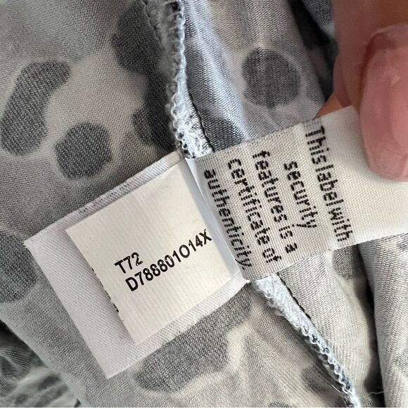 Diane von Furstenberg Leopard Long Sleeve V Neck Wrap Dress Sz 2 - Picture 9 of 10